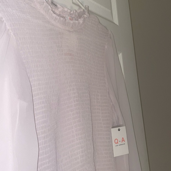 Never worn sheer light purple lilac ruched blouse - Picture 2 of 4